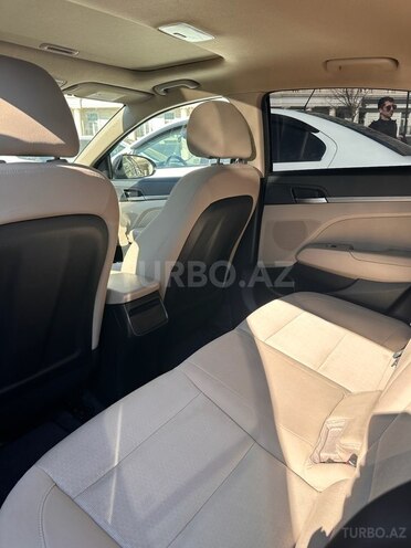 Hyundai Elantra 2018, 180,247 km - 2.0 l - Bakı