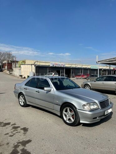 Mercedes C 220 1999, 327,000 km - 2.2 l - Bakı