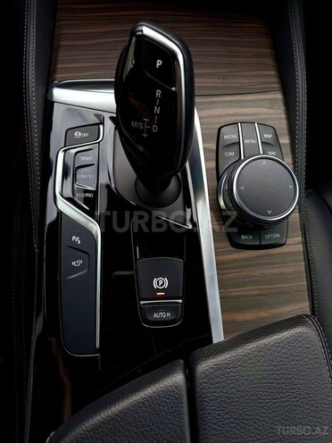 BMW 520 2017, 136,444 km - 2.0 l - Bakı