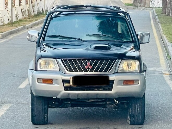 Mitsubishi L200 2004, 250,550 km - 2.5 l - Bakı
