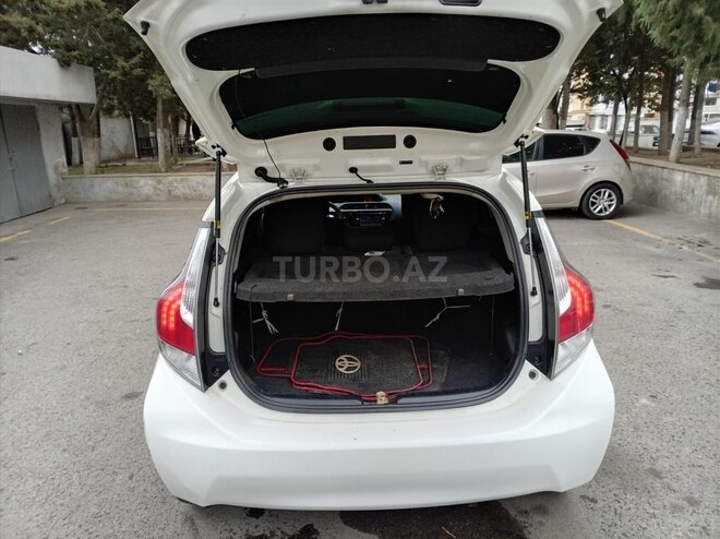 Toyota Prius C 2016, 217,000 km - 1.5 l - Bakı