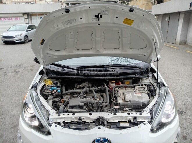 Toyota Prius C 2016, 217,000 km - 1.5 l - Bakı