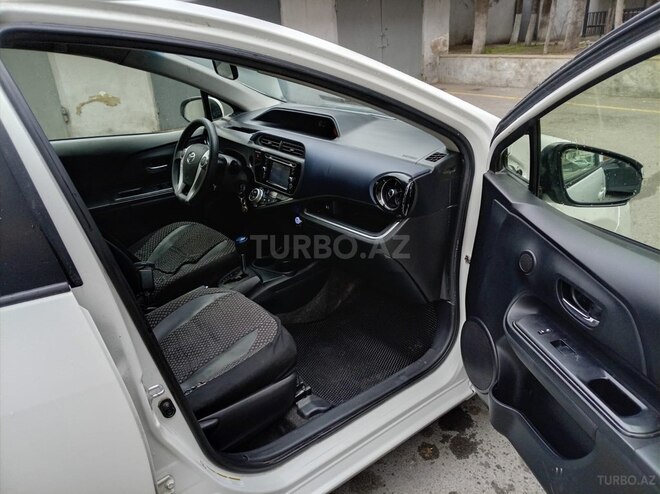 Toyota Prius C 2016, 217,000 km - 1.5 l - Bakı