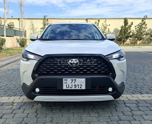 Toyota Corolla Cross 2024, 4,400 km - 2.0 л - Bakı