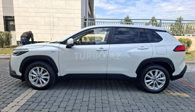 Toyota Corolla Cross 2024, 4,400 km - 2.0 л - Bakı