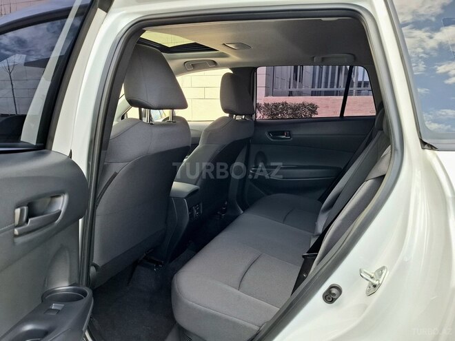 Toyota Corolla Cross 2024, 4,400 km - 2.0 л - Bakı