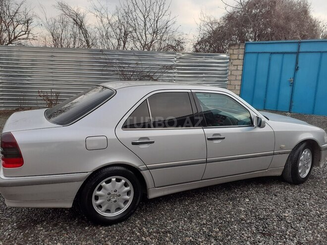 Mercedes C 240-6