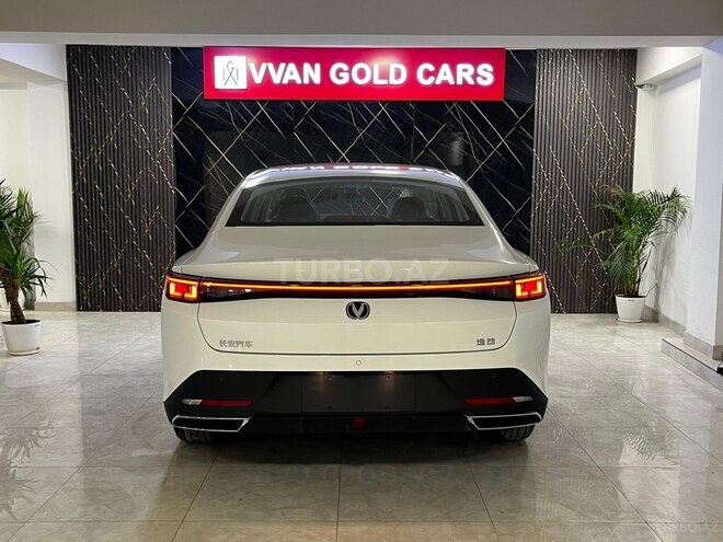 Changan Eado-4