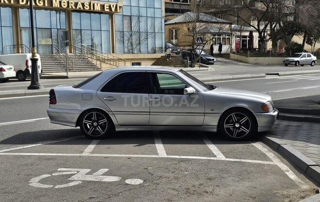 Mercedes C 240 1999, 286,000 km - 2.4 l - Bakı