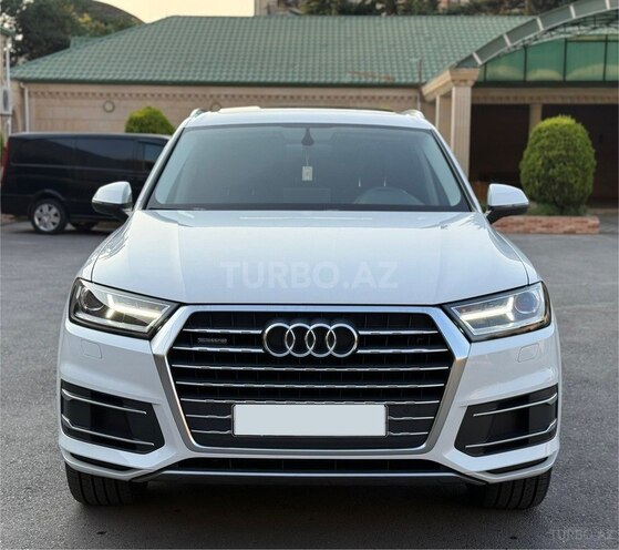 Audi Q7-2