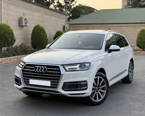 Audi Q7-1