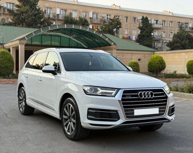 Audi Q7-3