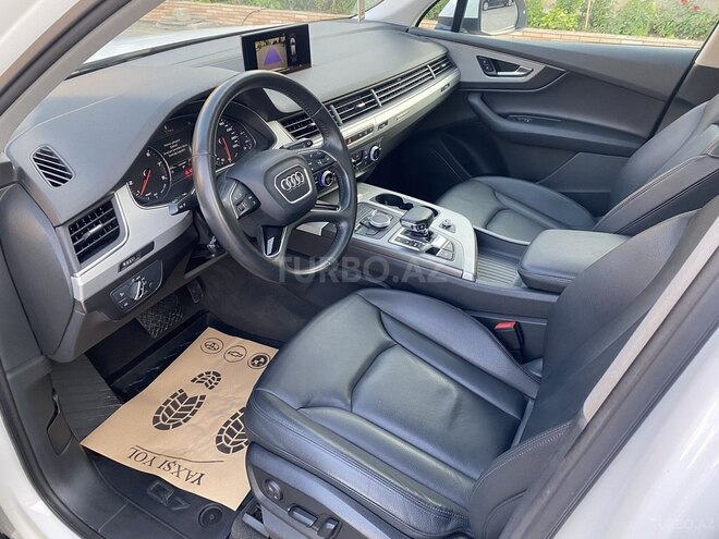 Audi Q7-8