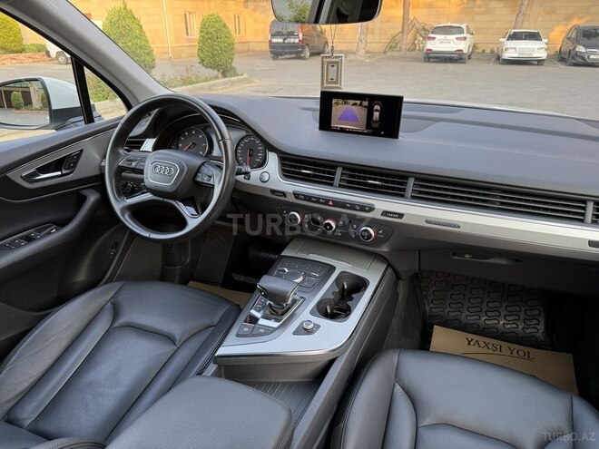 Audi Q7-10