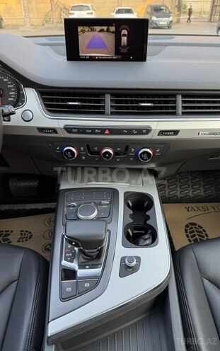 Audi Q7-16