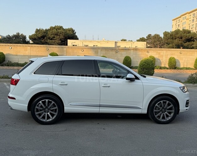 Audi Q7-7