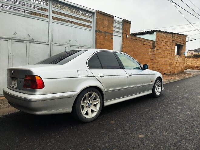 BMW 525 2001, 395,000 km - 2.5 l - Hacıqabul