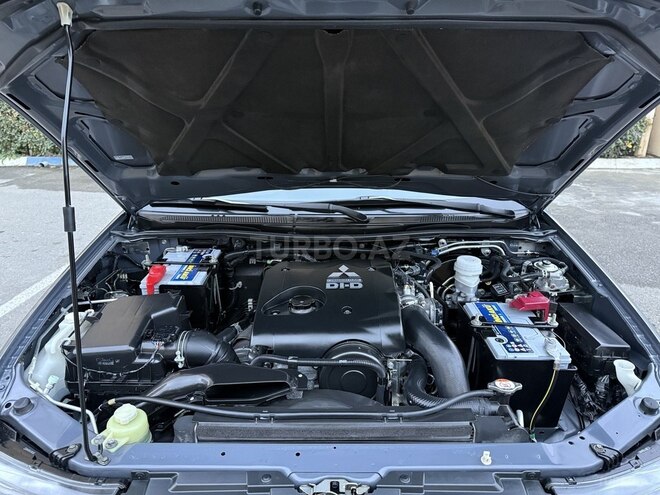 Mitsubishi L200 2015, 92,000 km - 2.5 l - Bakı
