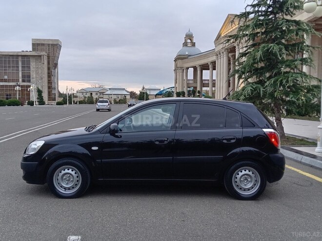 Kia Rio 2007, 227,000 km - 1.4 l - Ucar