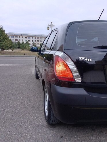 Kia Rio 2007, 227,000 km - 1.4 l - Ucar