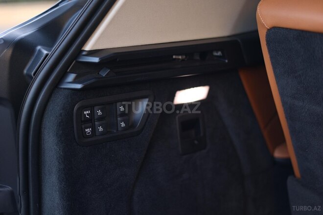 BMW X7-16
