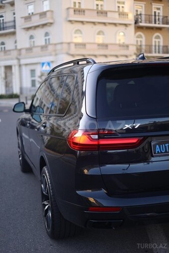 BMW X7-10