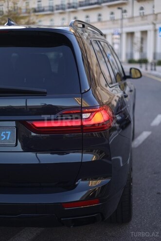 BMW X7-11