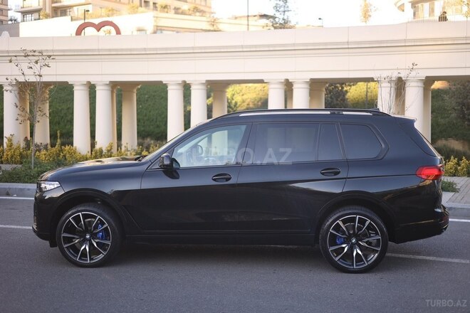 BMW X7-13