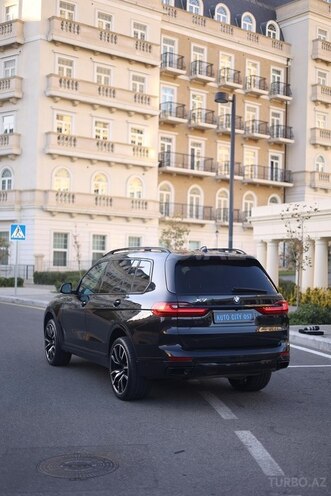 BMW X7-8