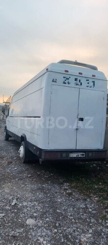 Mercedes Vario-8