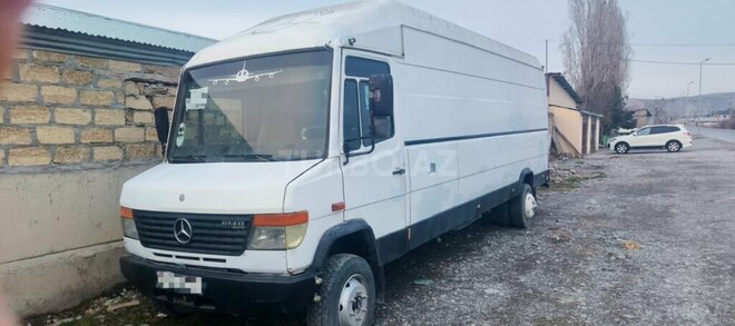 Mercedes Vario-5