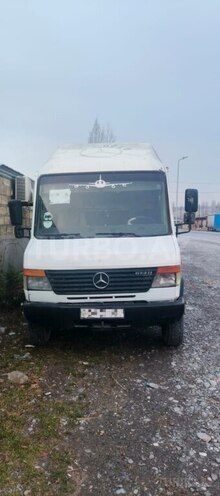 Mercedes Vario-10