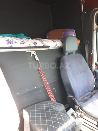 Mercedes Vario-13
