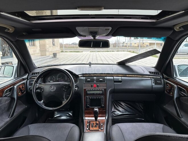 Mercedes E 240 2000, 377,700 km - 2.4 l - Saatlı