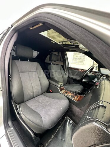 Mercedes E 240 2000, 377,700 km - 2.4 l - Saatlı