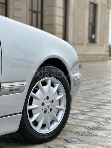 Mercedes E 240 2000, 377,700 km - 2.4 l - Saatlı