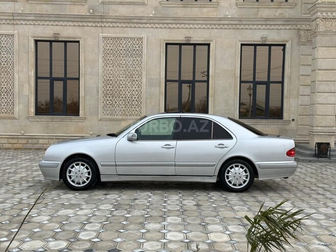 Mercedes E 240 2000, 377,700 km - 2.4 l - Saatlı