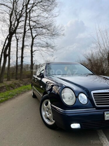 Mercedes E 240 1999, 266,500 km - 2.4 л - Masallı