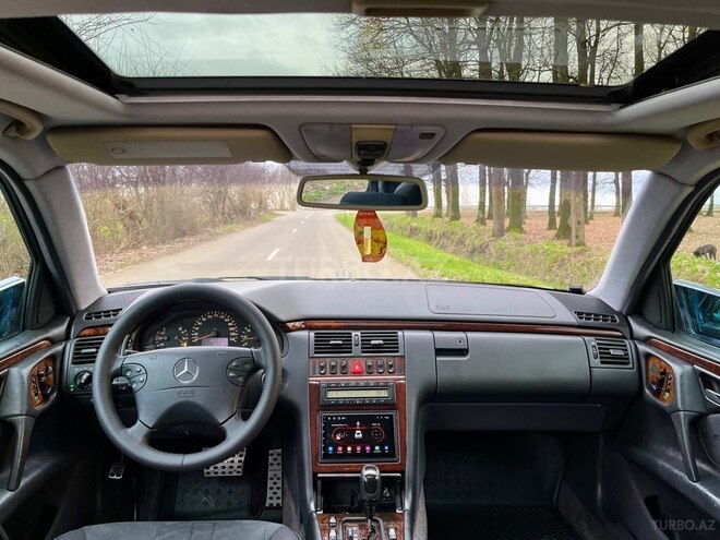 Mercedes E 240 1999, 266,500 km - 2.4 л - Masallı