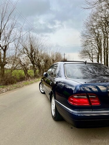 Mercedes E 240 1999, 266,500 km - 2.4 л - Masallı