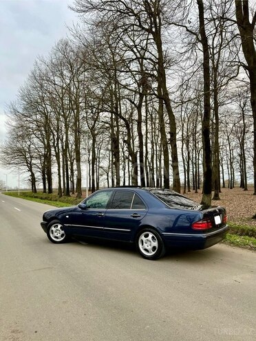 Mercedes E 240 1999, 266,500 km - 2.4 л - Masallı