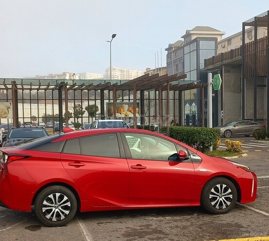 Toyota Prius-5