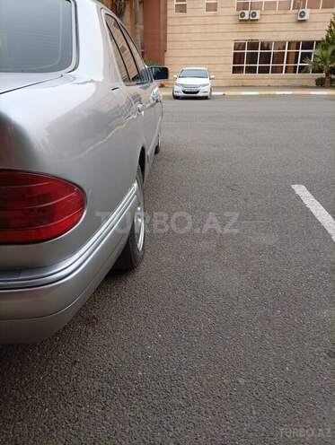 Mercedes E 220 1996, 321,456 km - 2.2 l - İmişli