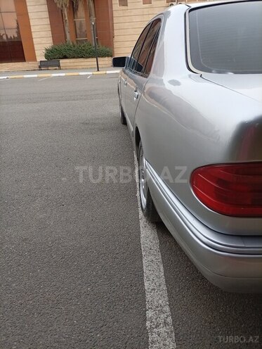 Mercedes E 220 1996, 321,456 km - 2.2 l - İmişli