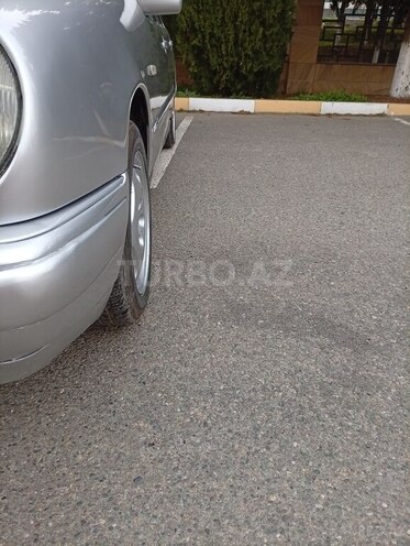 Mercedes E 220 1996, 321,456 km - 2.2 l - İmişli