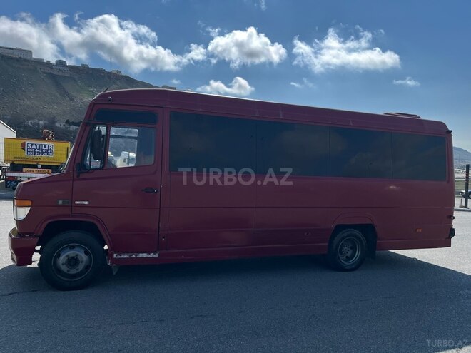 Mercedes Vario-8