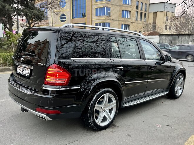 Mercedes GL 550 4MATIC-10