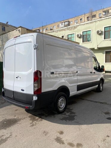 Ford Transit-5