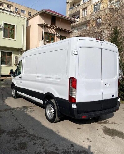 Ford Transit-4