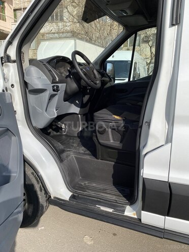 Ford Transit-7